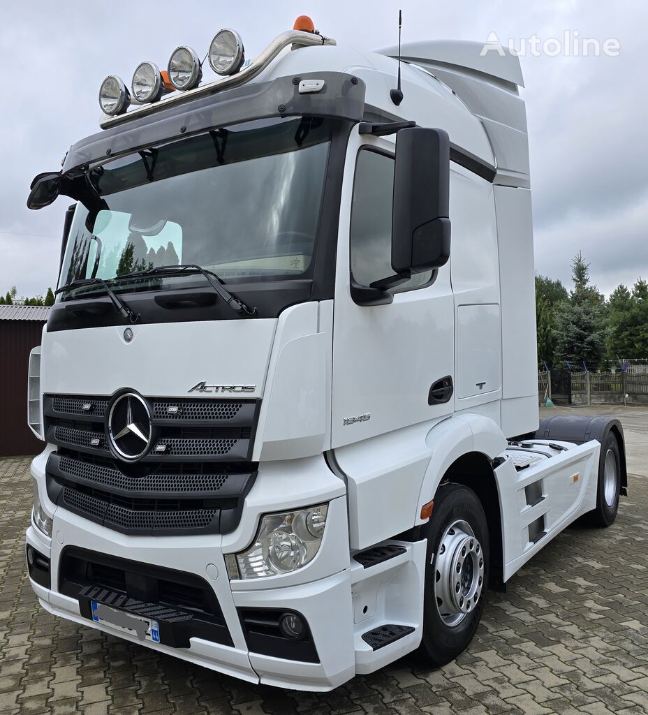 Mercedes-Benz Actros 1845 truck tractor