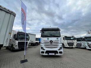 السيارات القاطرة Mercedes-Benz Actros 1845