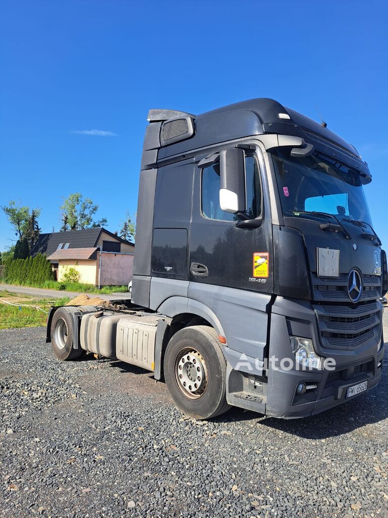 Mercedes-Benz Actros 1845 truck tractor