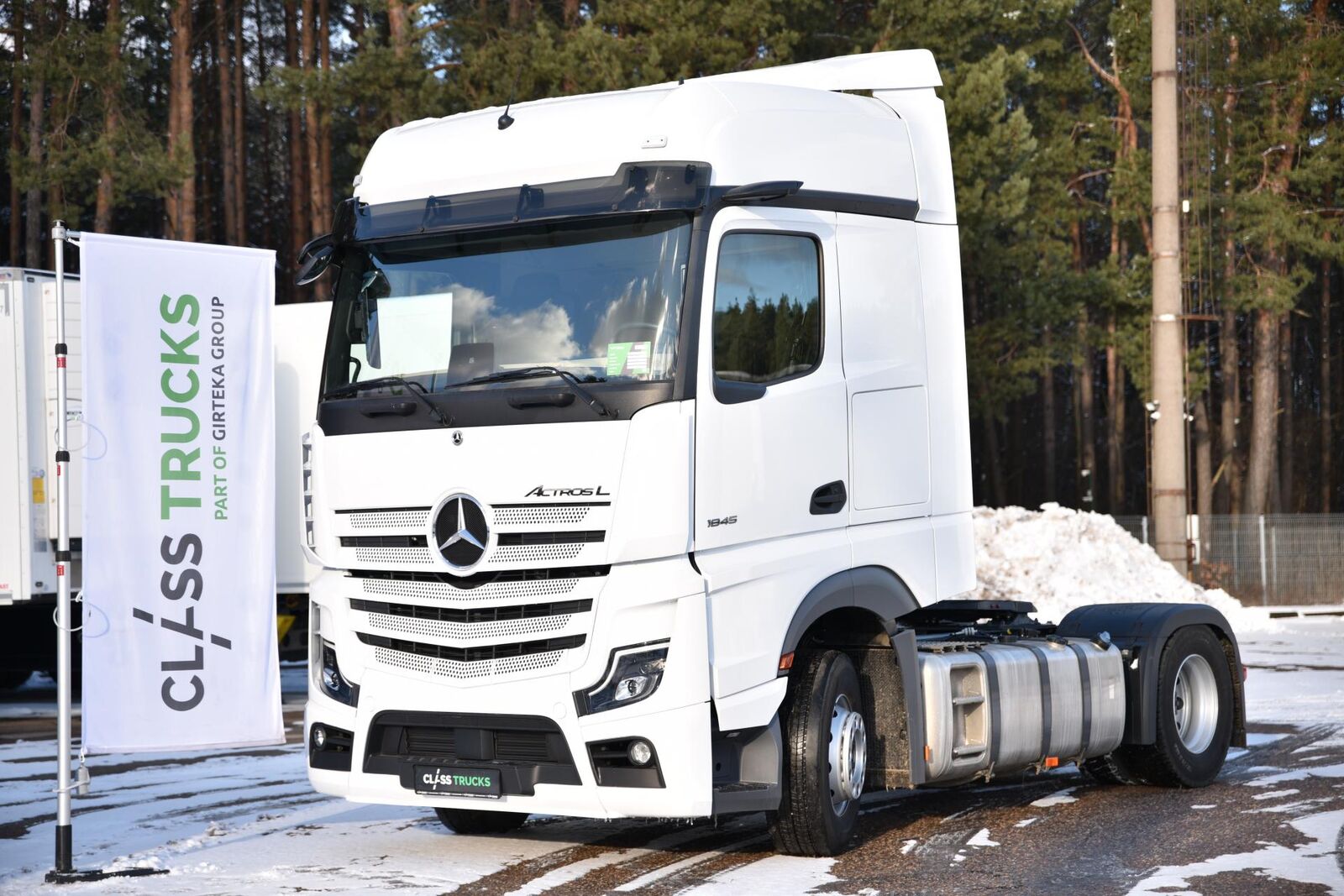 Mercedes-Benz Actros 1845 truck tractor