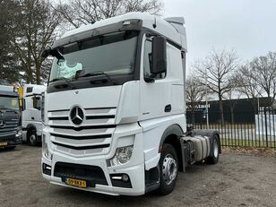 السيارات القاطرة Mercedes-Benz Actros 1845