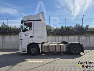 Mercedes-Benz Actros 1845 truck tractor