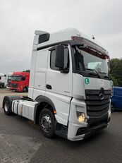 السيارات القاطرة Mercedes-Benz Actros 1845