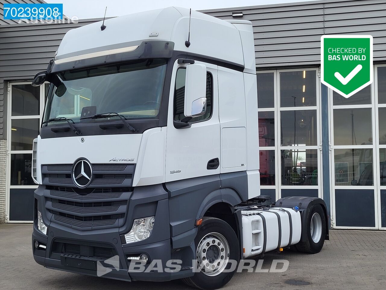 тягач Mercedes-Benz Actros 1845 4X2 ACC 2x Tanks Euro 6