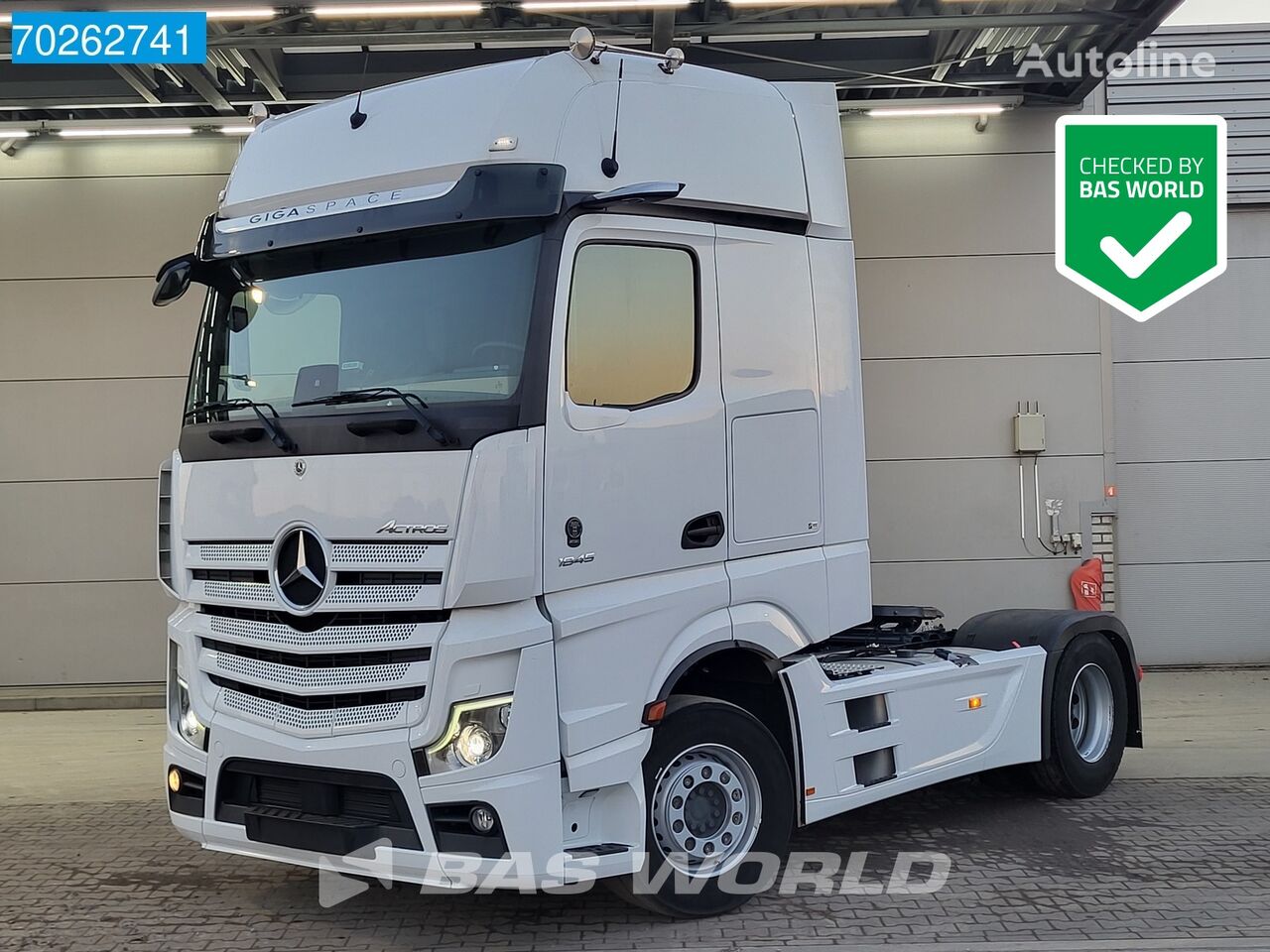 Mercedes-Benz Actros 1845 4X2 Gigaspace Retarder ACC Xenon Navi truck tractor