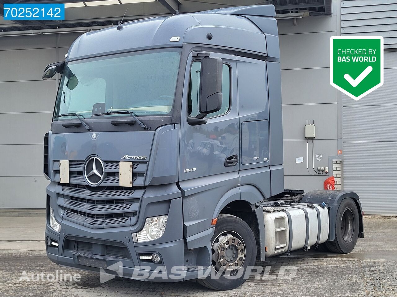 тягач Mercedes-Benz Actros 1845 4X2 StreamSpace 2x Tanks