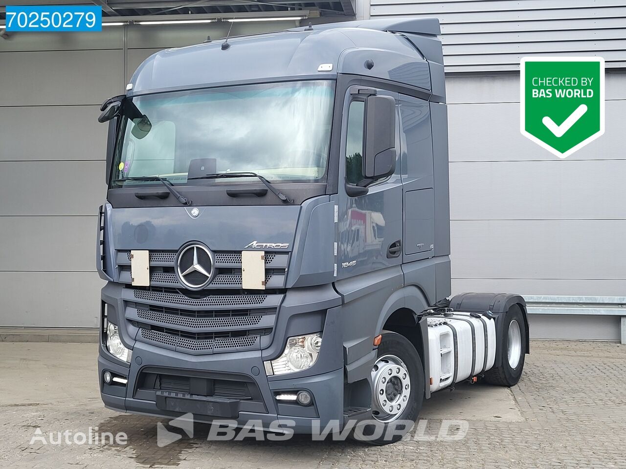 tahač Mercedes-Benz Actros 1845 4X2 StreamSpace 2x tanks