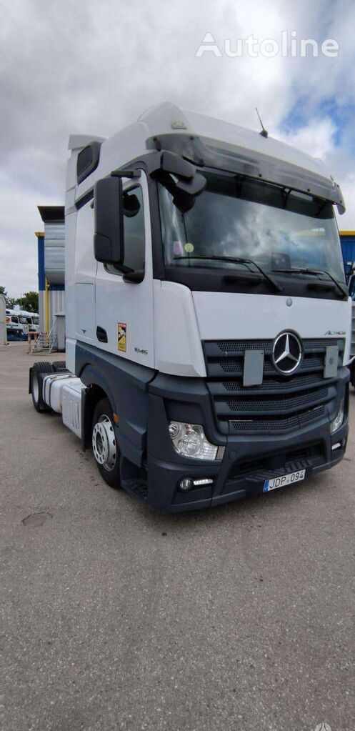 đầu kéo Mercedes-Benz Actros 1845 Mega Lowdeck