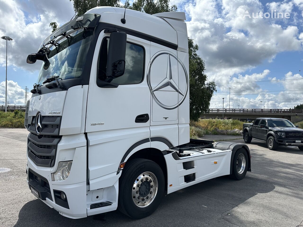 тягач Mercedes-Benz Actros 1845 StreamSpace