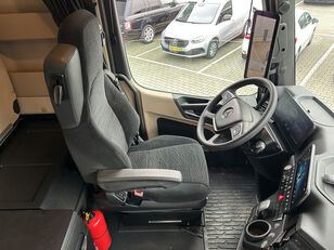 Mercedes-Benz Actros 1845 Streamspace / 518 dkm truck tractor