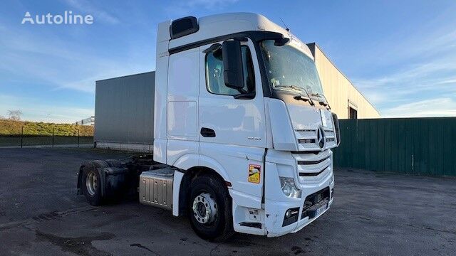 damaged Mercedes-Benz Actros 1846 truck tractor