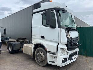 damaged Mercedes-Benz Actros 1848 truck tractor