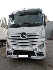 тягач Mercedes-Benz Actros 1851 после аварии