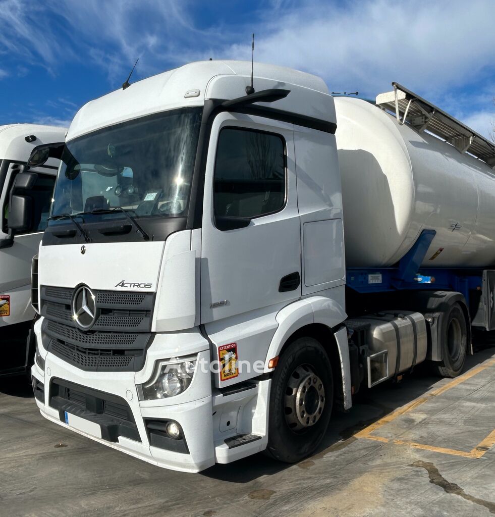 Mercedes-Benz Actros 1851 LS truck tractor