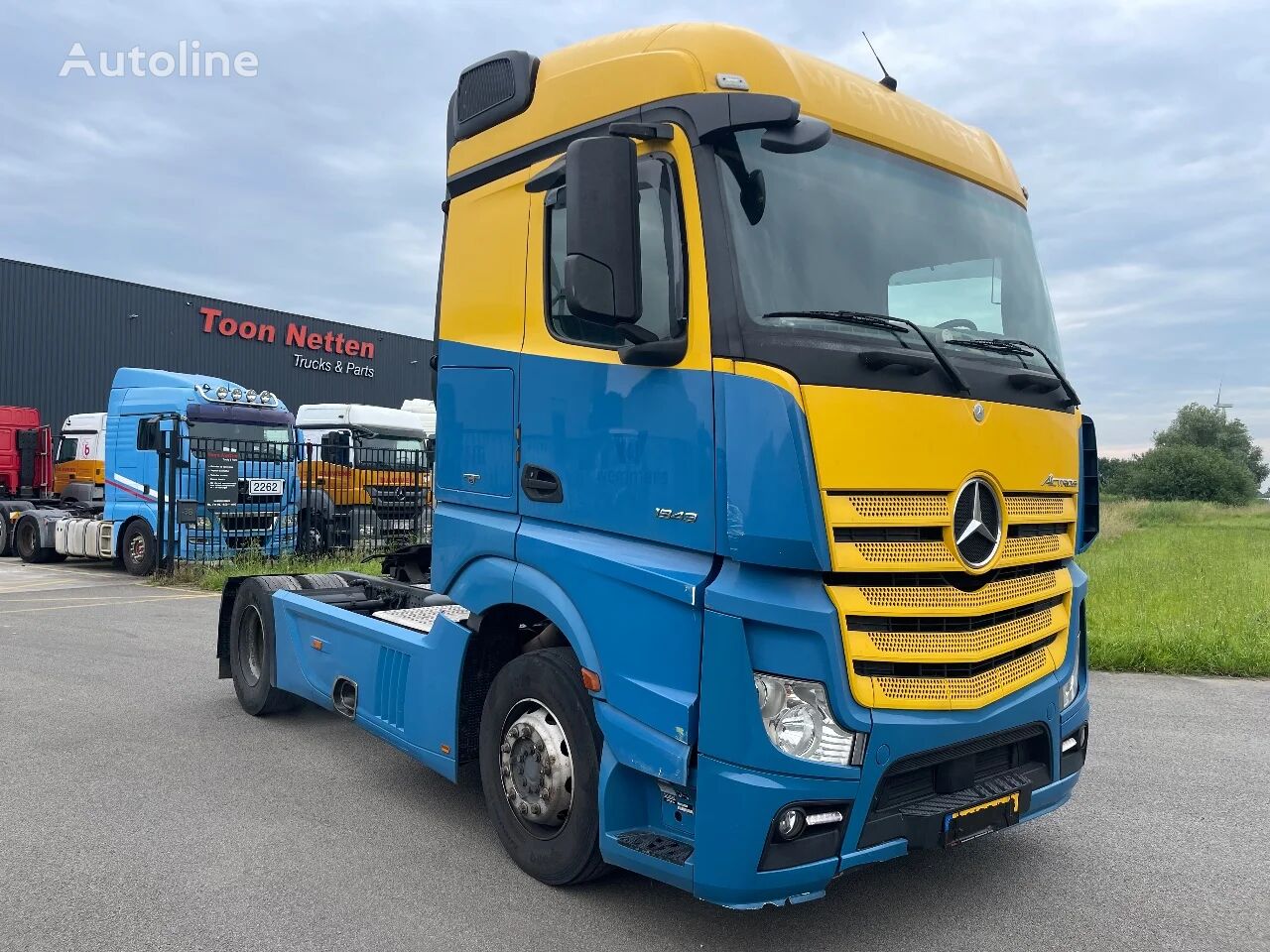 Mercedes-Benz Actros 1943 truck tractor