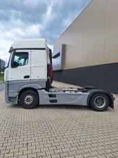 vlačilec Mercedes-Benz Actros 1943