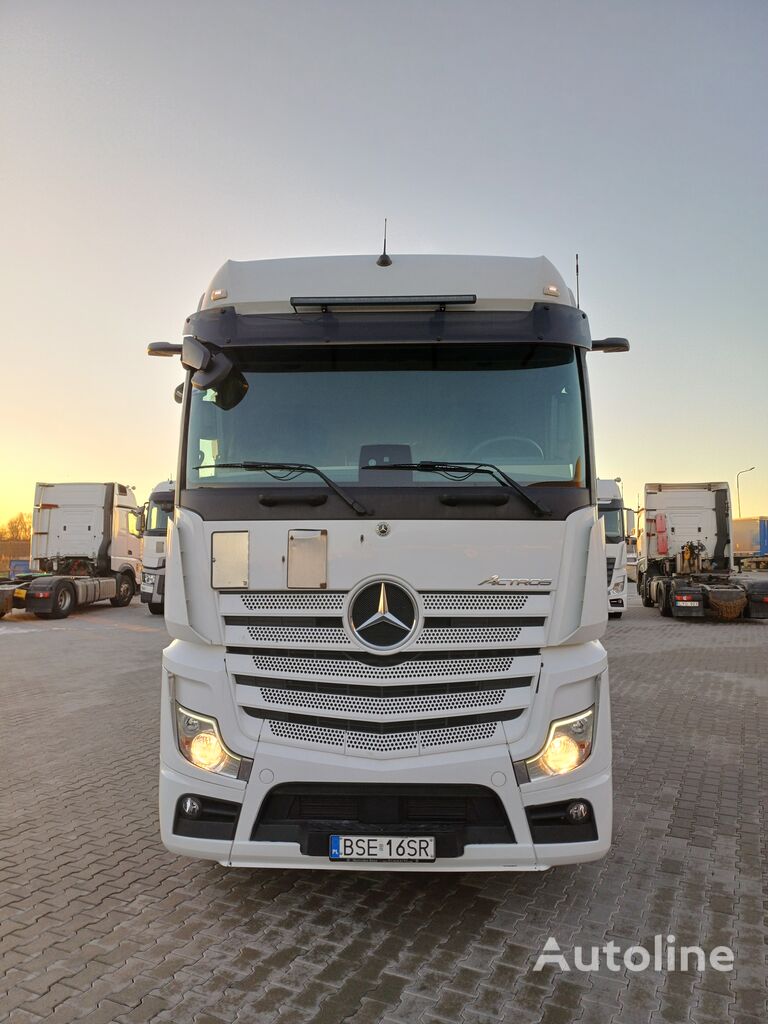 السيارات القاطرة Mercedes-Benz Actros 2551