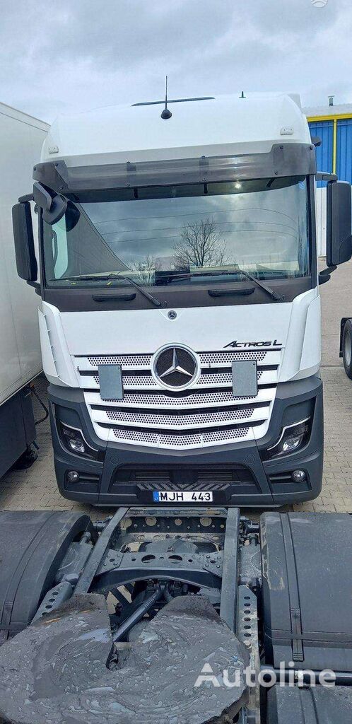 Mercedes-Benz Actros 2551 6x2, 2 miegamosios nyergesvontató