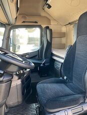 السيارات القاطرة Mercedes-Benz Vehicle Tractor 4x2 Mega (Low)