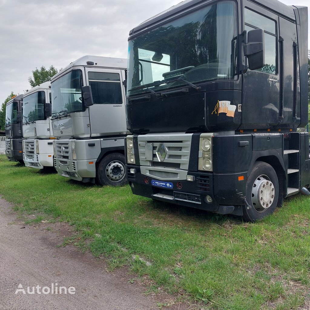 Renault ETECH  truck tractor