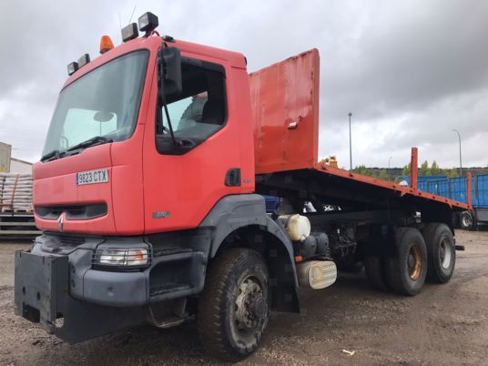 Renault Modelo 370.34 6x6 Kerax tractora