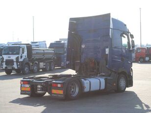 Tracteur routier Renault T 520, EURO 6, LOWDECK, INDEPENDENT AIR CONDITIONING, TYRES 80% à vendre - Image 4 | Autoline FR Tracteur routier Renault T 520, EURO 6, LOWDECK, INDEPENDENT AIR CONDITIONING, TYRES 80% | Image 4 - Autoline
