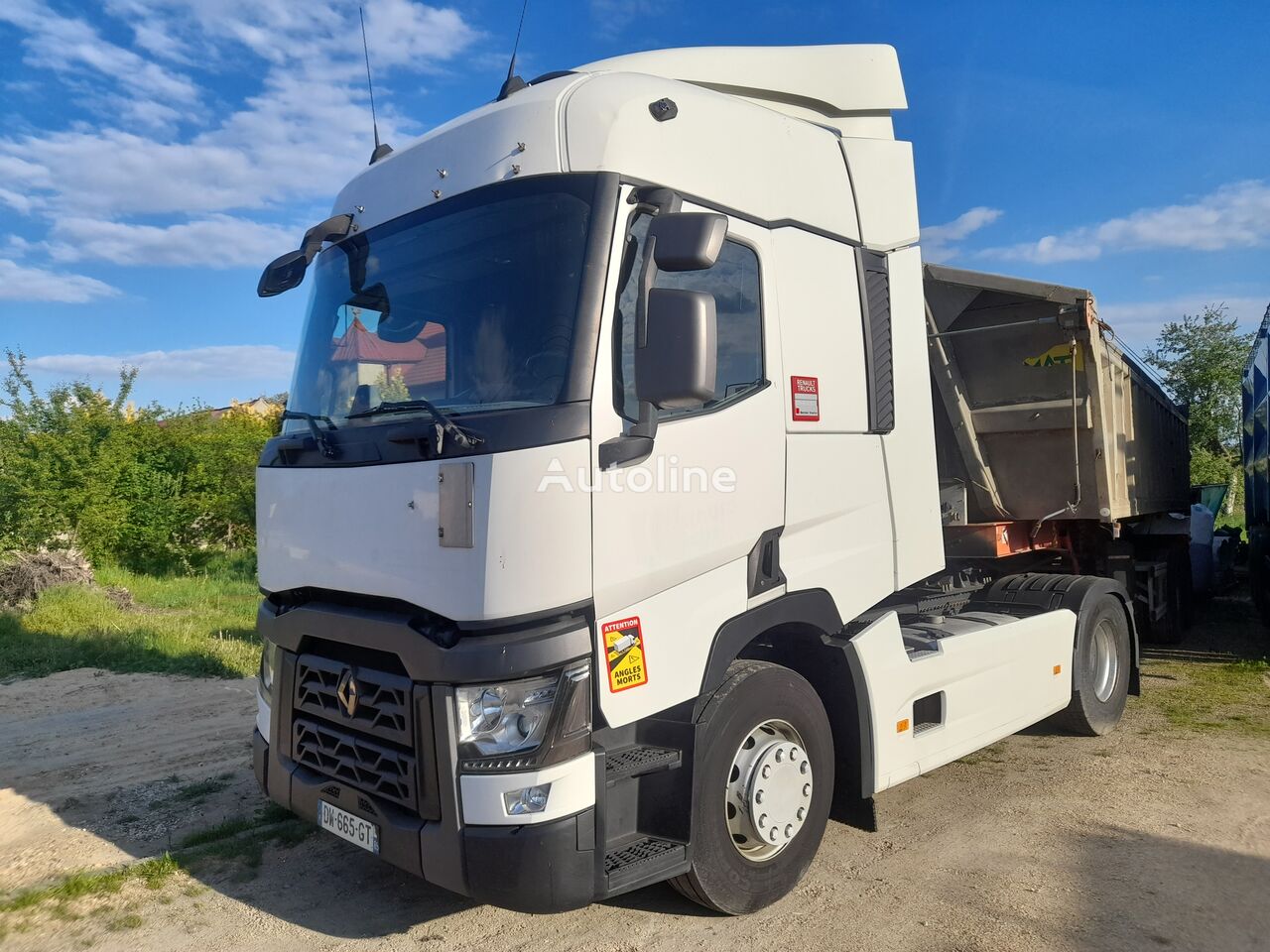 Renault T440 truck tractor