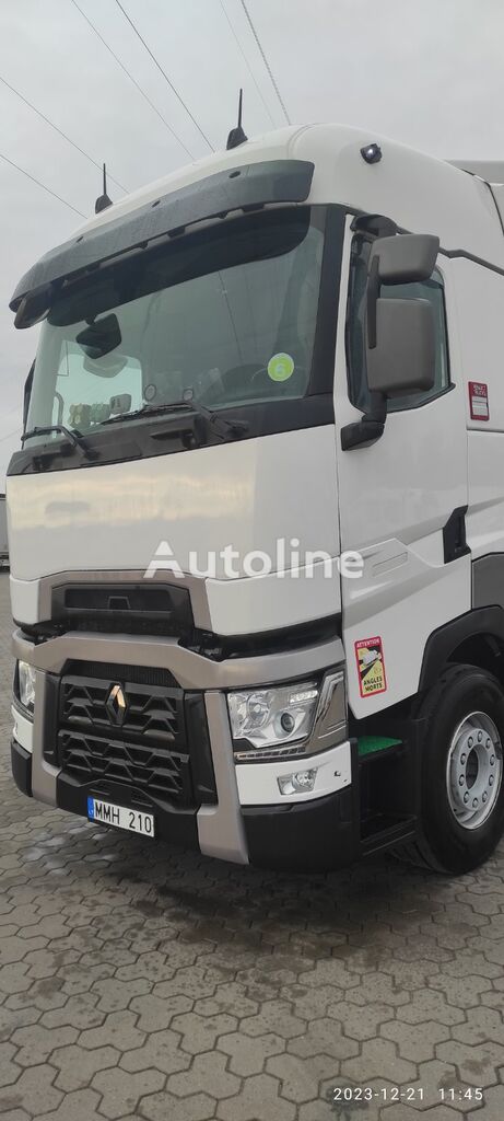 السيارات القاطرة Renault T440