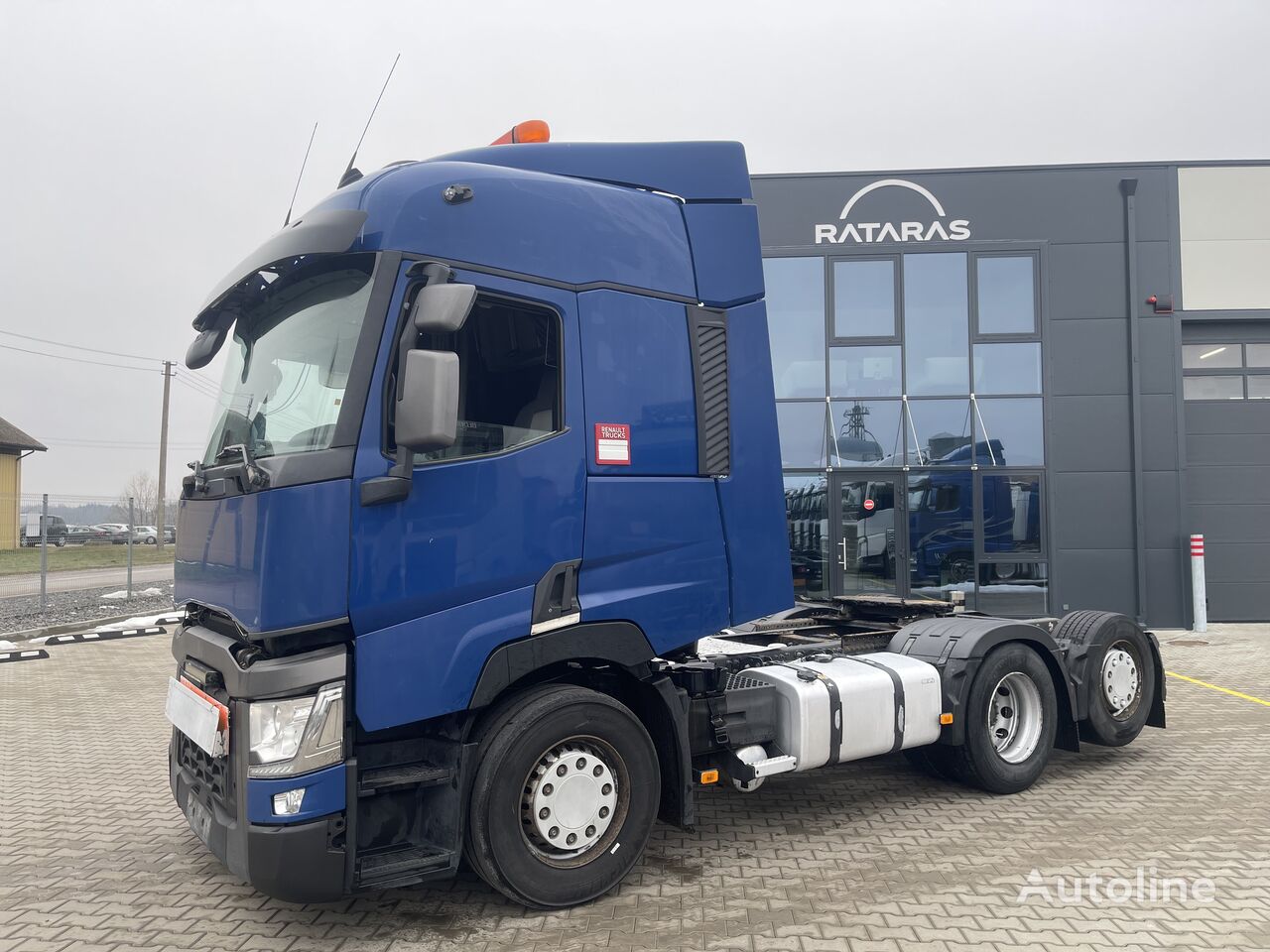 Renault T520  truck tractor