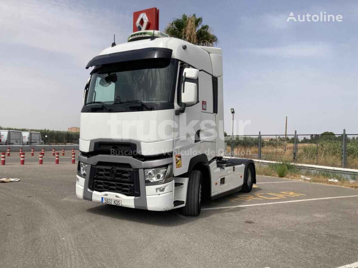 Renault T520 HIGH SLEEPER CAB trekker