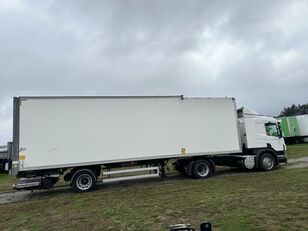 tracteur routier Scania P320 + semi-remorque fourgon