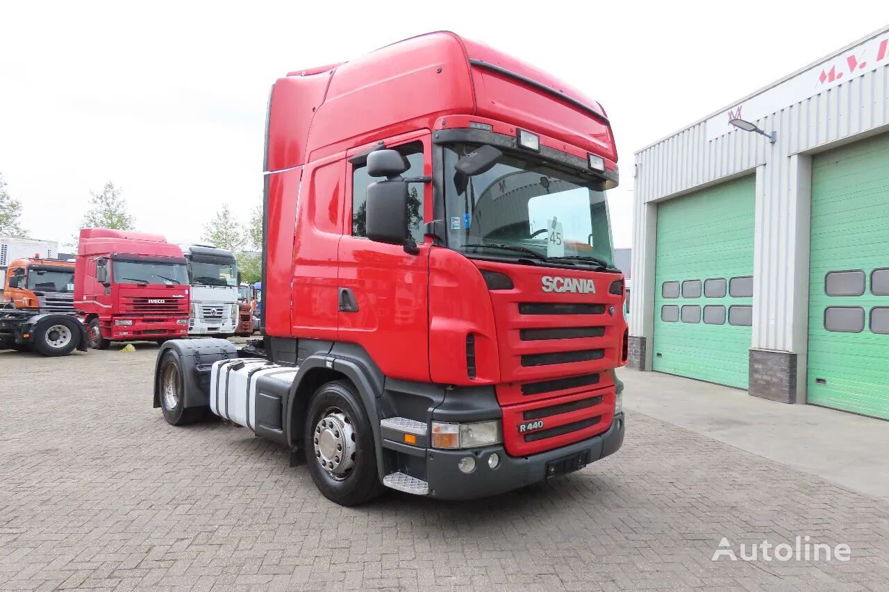 Scania R440 2 tanks , Frigo, 95% tires, 927381km, good chassis tractora