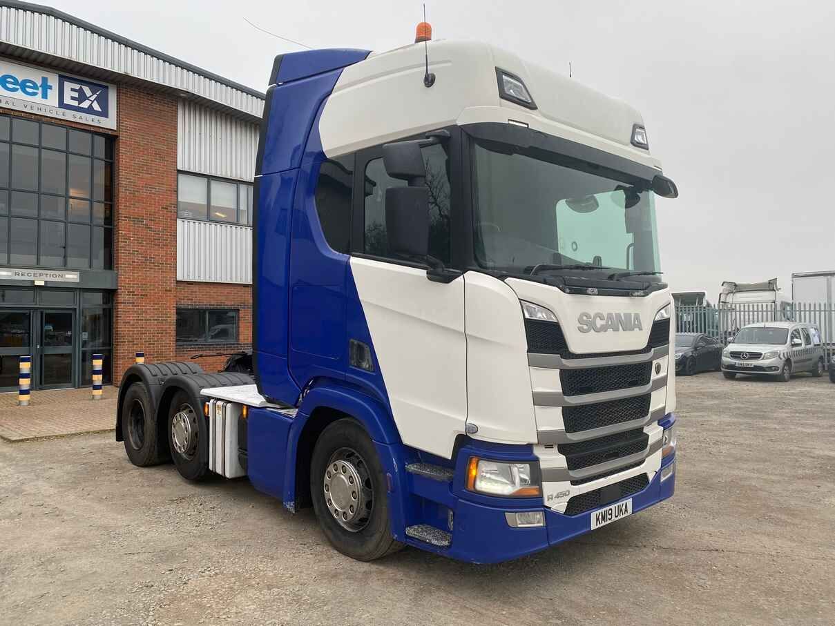 Scania R450 vetopöytäauto