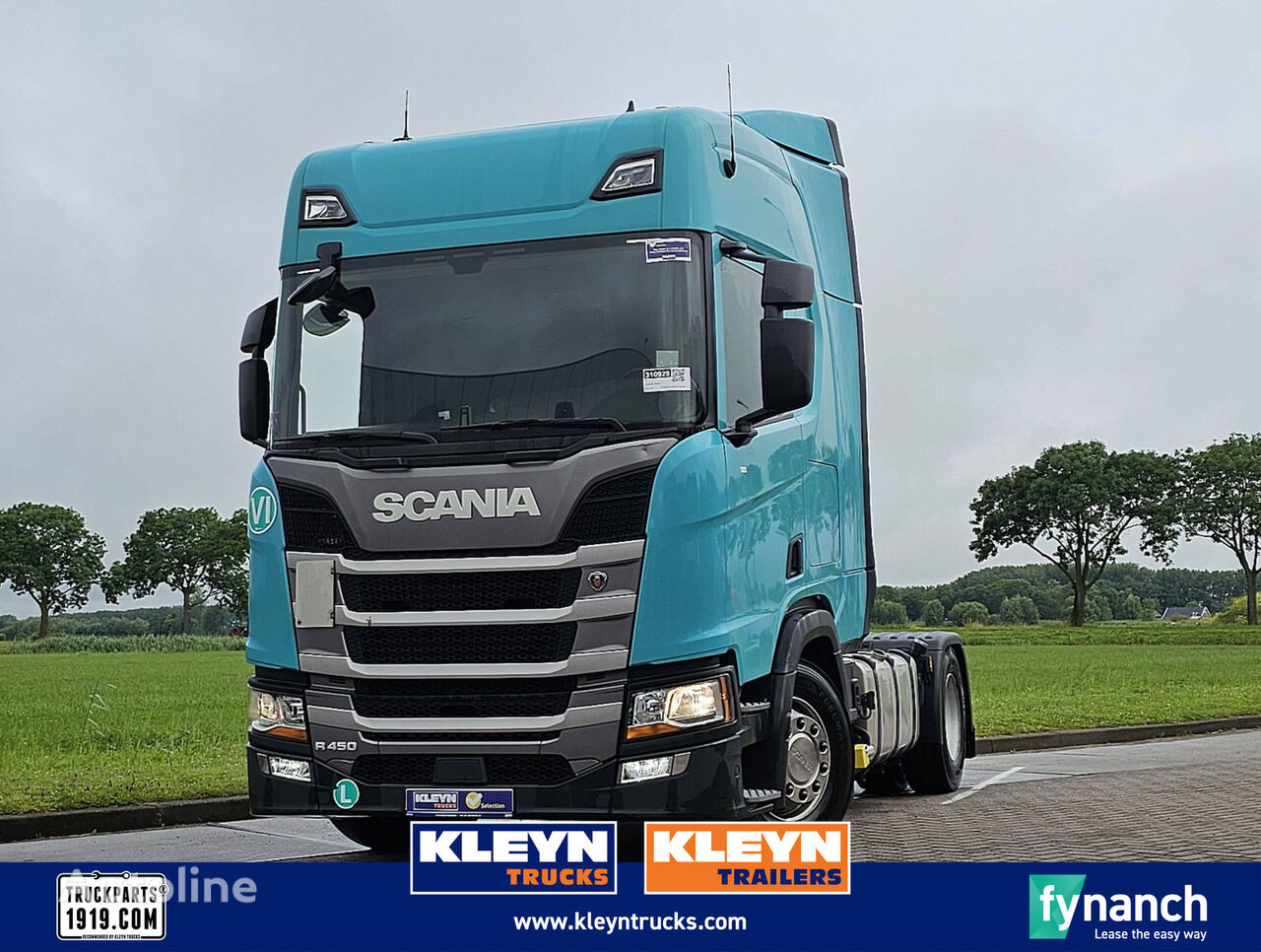 Scania R450 truck tractor