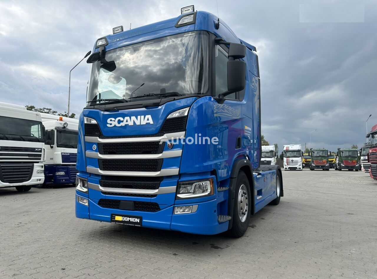 Scania R450 truck tractor