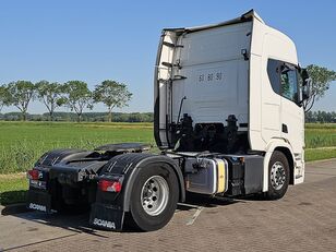 Scania R450 truck tractor