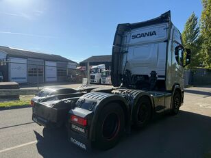 السيارات القاطرة Scania R450 6x2 / Retarder / Full Air / Silver Griffin Colors / Topline