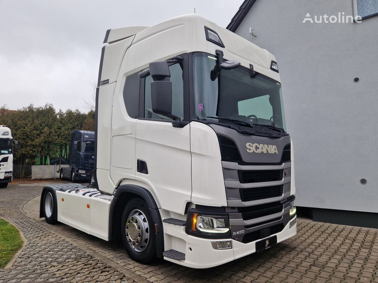 Scania R450 low deck truck tractor