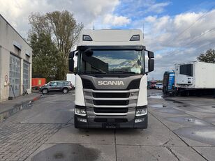 السيارات القاطرة Scania R50