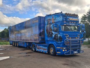 Scania R580 truck tractor + refrigerated semi-trailer