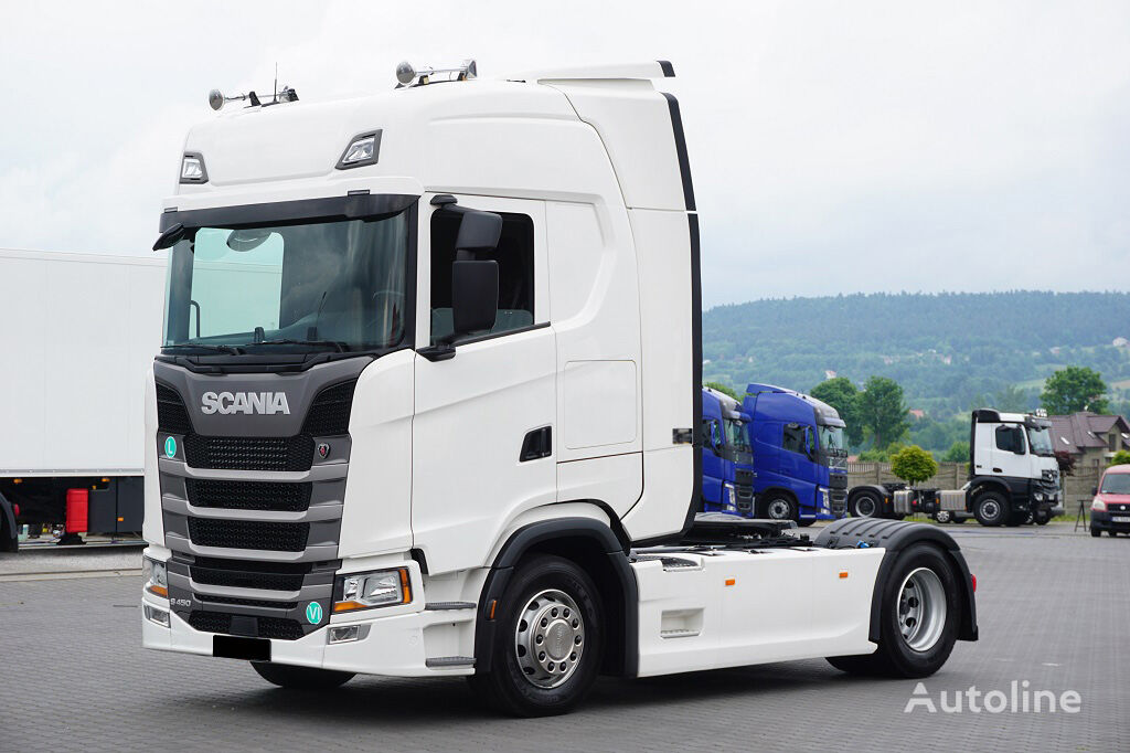 السيارات القاطرة Scania S450