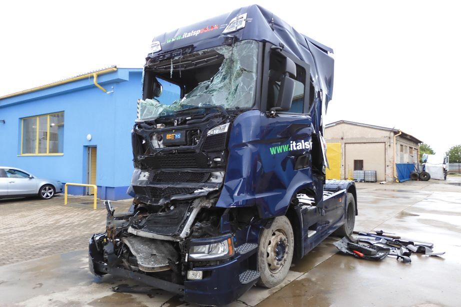 camião tractor Scania S450, EURO 6, RETARDER, Automat, Havarované vozidlo