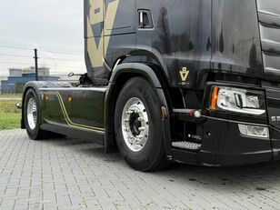 Scania S580 EURO 6D, LIMITED 50 YEAR V8, FULL AIR, 6 BALLOONS, ALU, HYD truck tractor for sale - Image 4 | Autoline GH Scania S580 EURO 6D, LIMITED 50 YEAR V8, FULL AIR, 6 BALLOONS, ALU, HYD truck tractor | Image 4 - Autoline