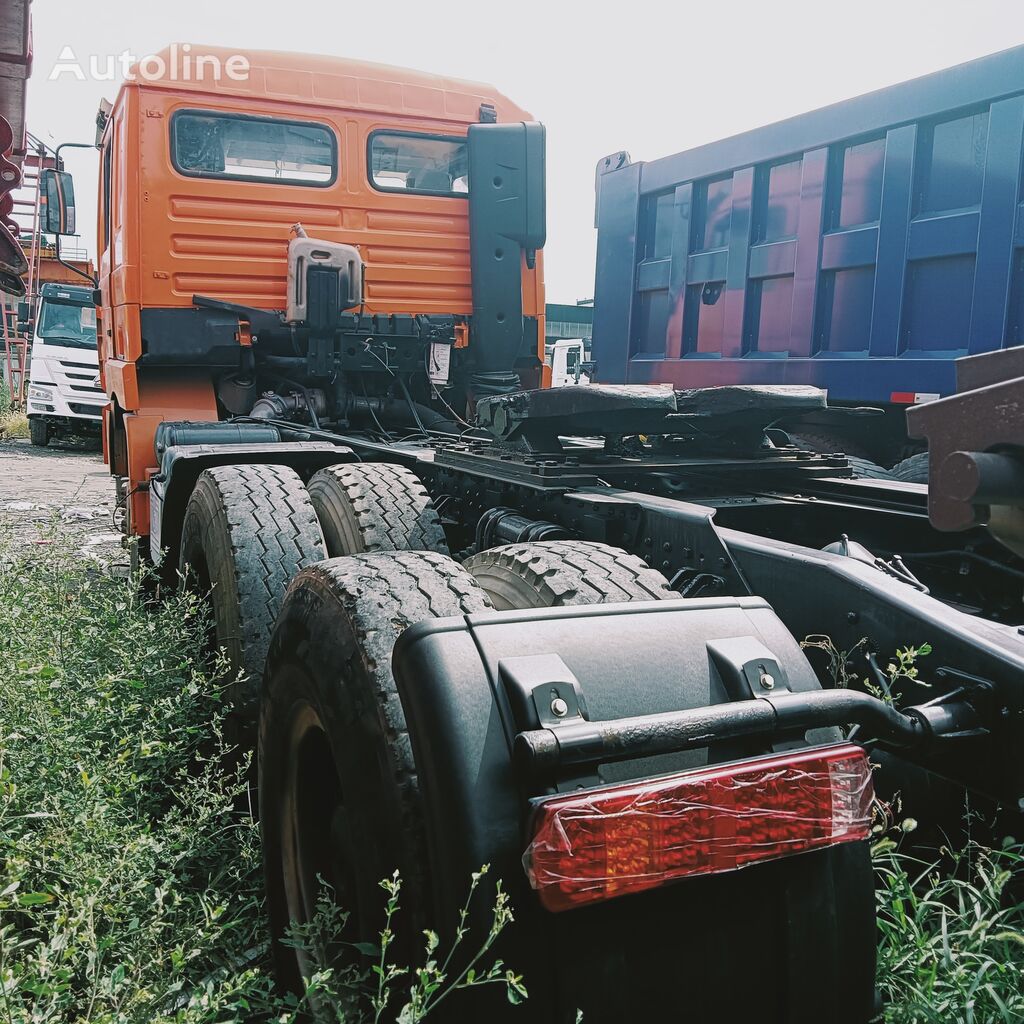 camião tractor Shacman F3000