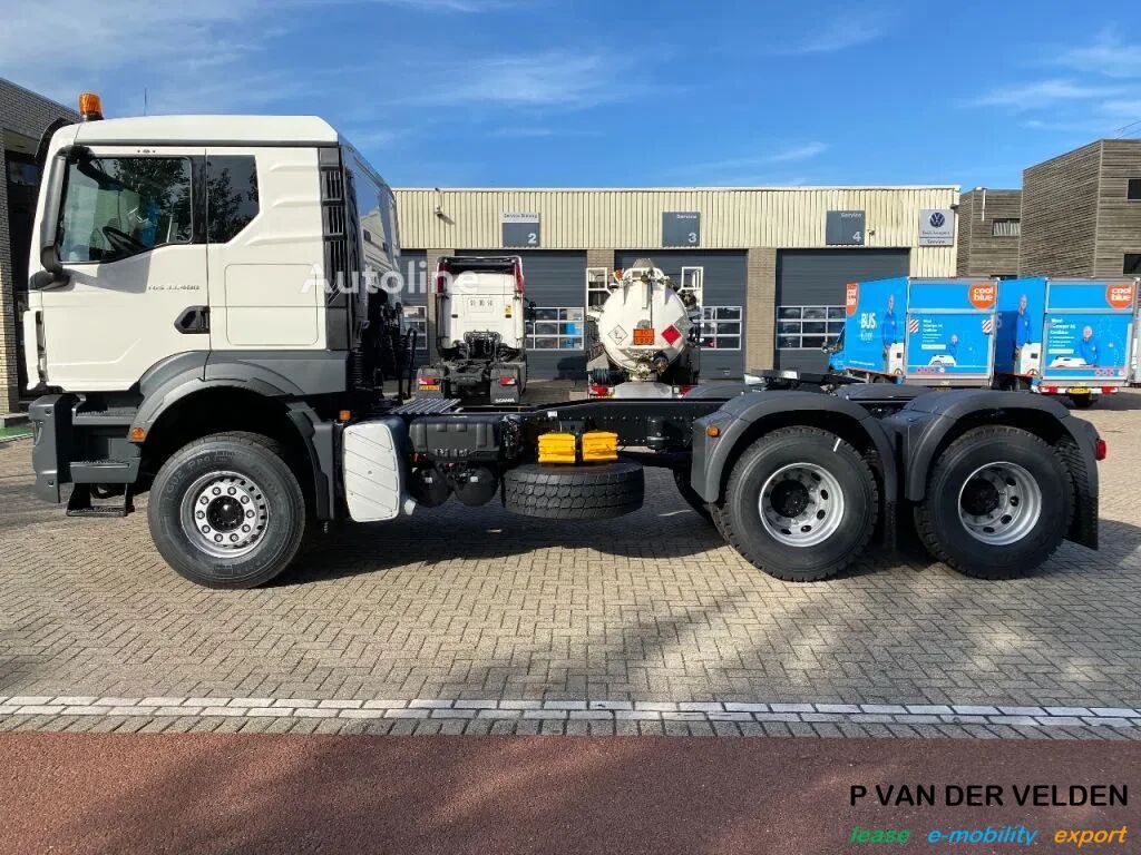 new TGS 33.400 BB SA 6x4 Tractor Head | EURO 2 | Manual | truck tractor