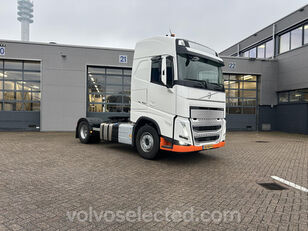 Volvo FH truck tractor