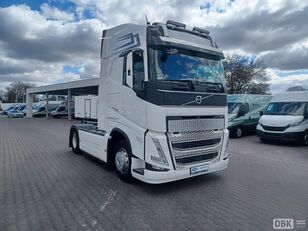 Volvo FH truck tractor