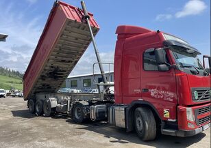 新しいVolvo FH トラクタートラック + チッパーセミトレーラ