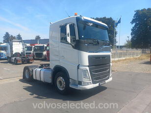 Volvo FH truck tractor