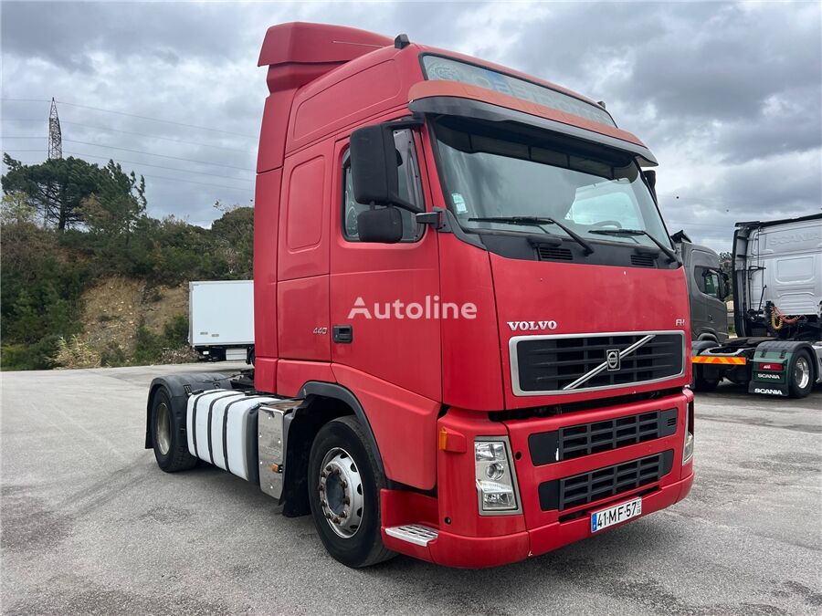 Volvo FH 13 truck tractor